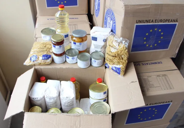 Primariile din Dambovita au inceput distribuirea pachetelor cu alimente