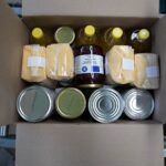 Primariile distribuie o noua transa de alimente de la Uniunea Europeana. Pachete cu 24 de kg de produse romanesti